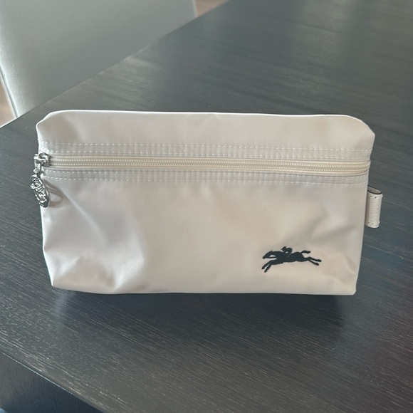 Longchamp Accessories - LONGCHAMP - NWOT
Le Pliage Club Nylon Pouch